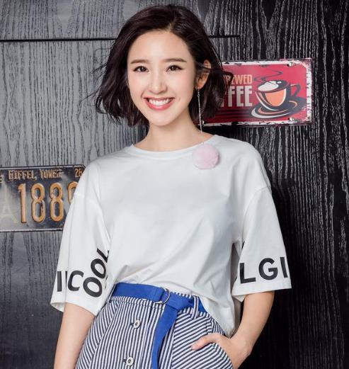 明星穿的这款透视连衣裙 想不到今年这么火（图）