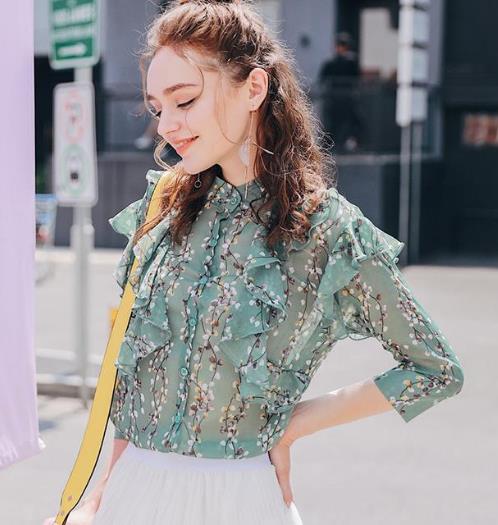2018新款韩范印花荷叶边衬衫 女人穿都很美 2018新款韩范印花荷叶边衬衫 女人穿都很美