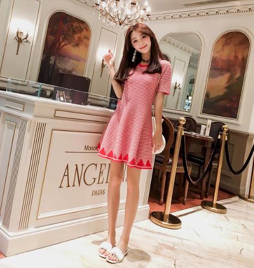 现在流行穿格子裙 穿着减龄又洋气（图）