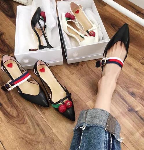 今年最热款我就选尖头高跟鞋 特别有女人味