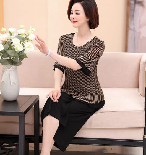 适合妈妈穿的时尚套装 上身显白又高贵（图