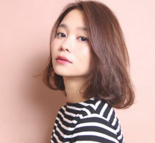 女生气质卷发推荐 春季出街最时髦(图) 女生气质卷发推荐 春季出街最时髦(图)