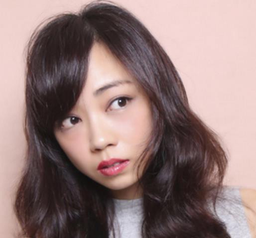 女生气质卷发推荐 春季出街最时髦(图) 女生气质卷发推荐 春季出街最时髦(图)