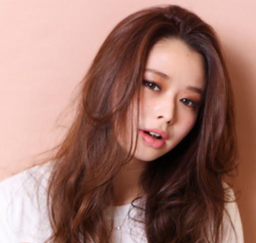 女生气质卷发推荐 春季出街最时髦（图）