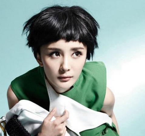 杨幂短发造型精选 俏皮时尚尽显精致面容（图）