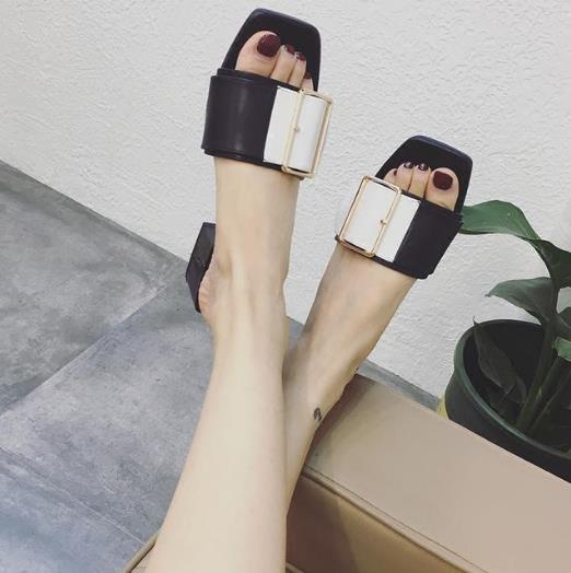 懒妹子的福音 一双简约不失时髦感的凉拖 懒妹子的福音 一双简约不失时髦感的凉拖