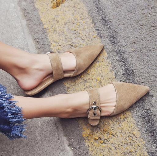 懒妹子的福音 一双简约不失时髦感的凉拖