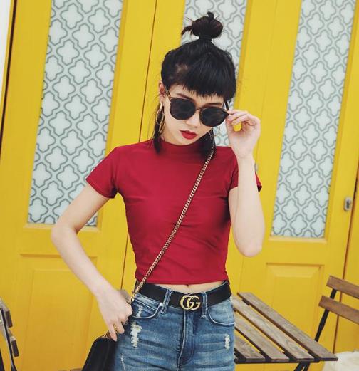 想要惹火好身材 必备时尚性感的露肩打底衫（图）