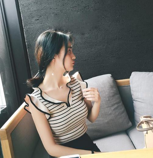 想要惹火好身材 必备时尚性感的露肩打底衫（图）