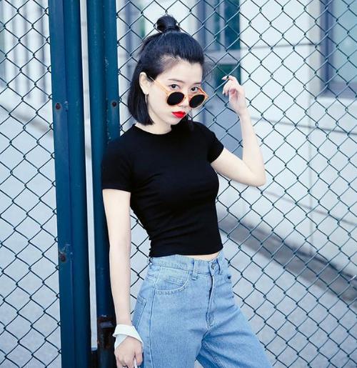 想要惹火好身材 必备时尚性感的露肩打底衫（图）