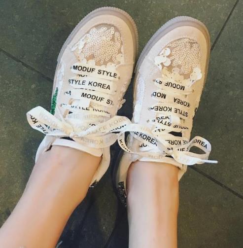 春款亮片网面休闲鞋配风衣配牛仔裤都好看(图) 春款亮片网面休闲鞋配风衣配牛仔裤都好看(图)