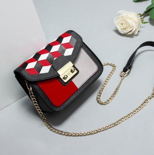 众星都爱的时尚斜跨包 彰显经典潮流（图）