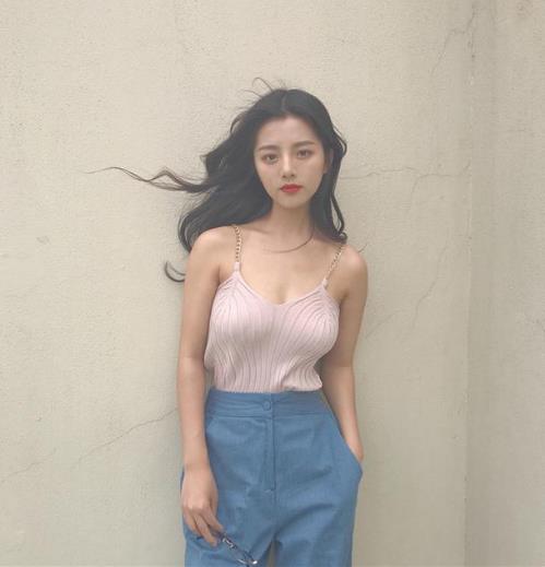 2018春季女孩的吊带背心：清凉性感简约（图）