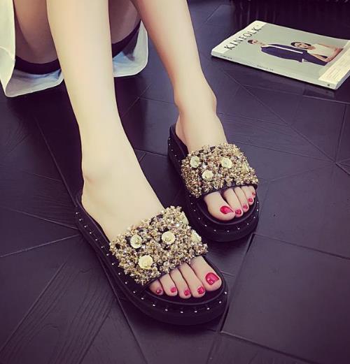 2018最潮最百搭的凉拖都在这（图）