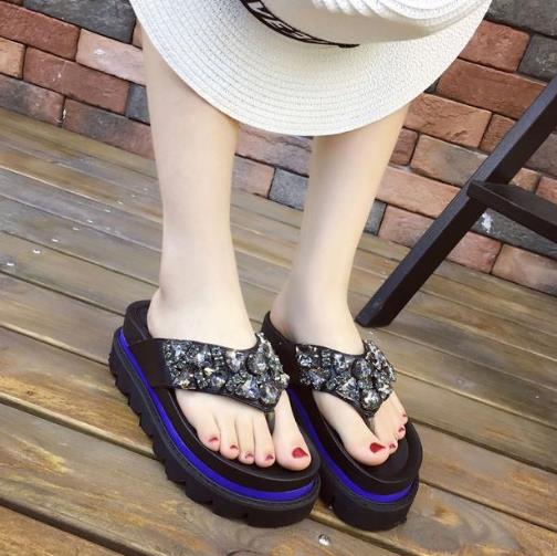 2018最潮最百搭的凉拖都在这（图）
