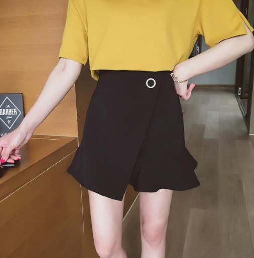 小个子女生必备短款半身裙:显高又性感 小个子女生必备短款半身裙:显高又性感