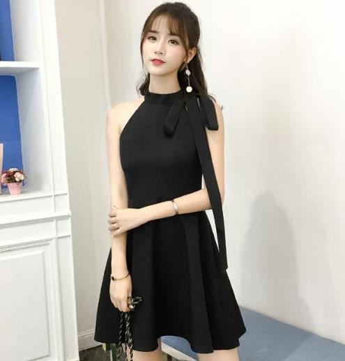 经典小黑裙 时尚又百搭一秒变女神(图) 经典小黑裙 时尚又百搭一秒变女神(图)