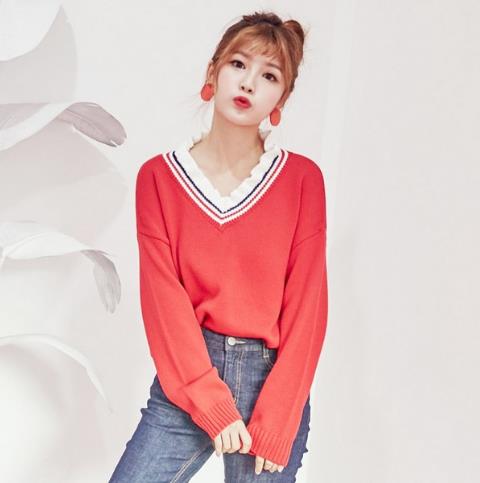 新年必备大红色 直筒棉服搭配时尚又保暖（图）