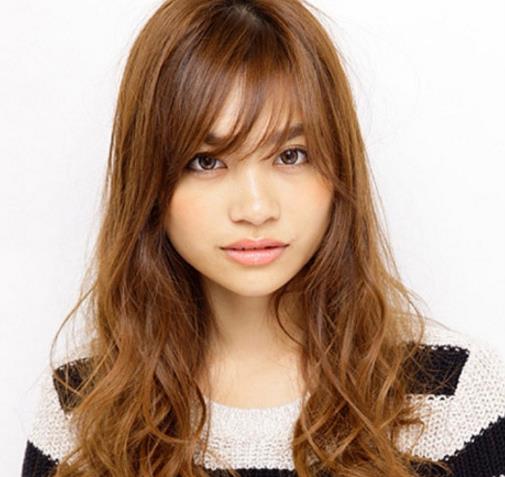 什么发型显脸小 适合大脸女生的瘦脸发型推荐(图) 什么发型显脸小 适合大脸女生的瘦脸发型推荐(图)