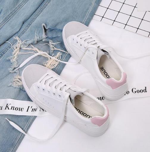 2018春季新款小白鞋:减龄时尚又百搭(图) 2018春季新款小白鞋:减龄时尚又百搭(图)