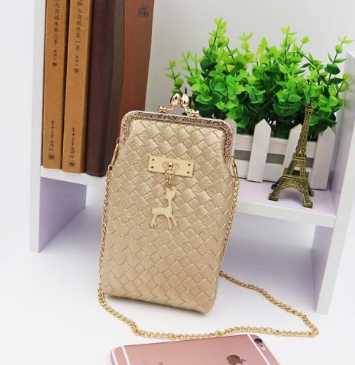 5款潮流时尚单肩斜挎小方包搭配推荐（图）