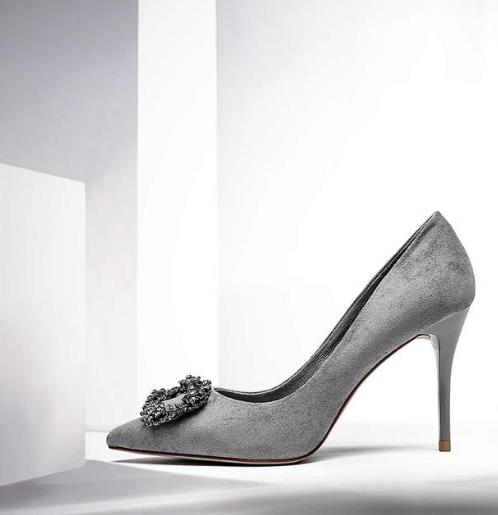 这几款高跟鞋暗藏小心机 让娇小女生穿出大长腿