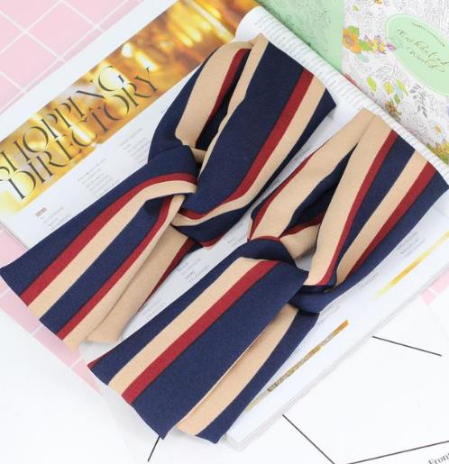 最近大热的配饰 花朵布艺头箍分享（图）