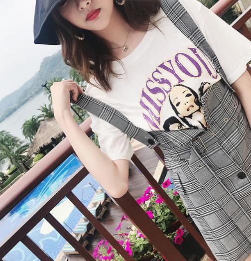 高腰连衣裙是诠释女性魅力的最好方式（图）