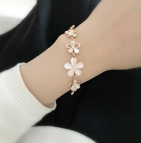 5款气质手链搭配出属于你自己的风格（图）