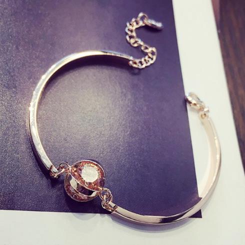 5款气质手链搭配出属于你自己的风格（图）