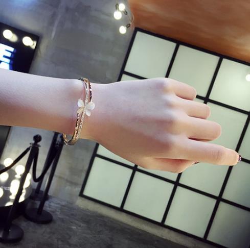 5款气质手链搭配出属于你自己的风格（图）