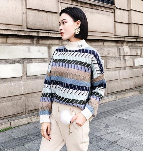 这几款高颜值的撞色羊绒毛衣搭配：个性十足（图）