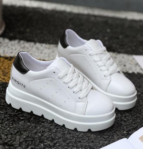 明星同款网面内增高鞋 穿出大长腿（图）