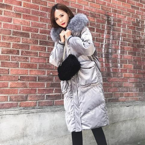 过冬就选金丝绒棉服 彰显知性韵味（图）