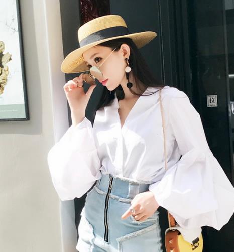 没几件性感v领衫都不敢说自己会穿搭（图）