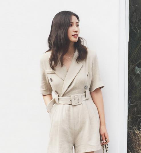 懒人愁穿搭 不妨来一条连体裤(图) 懒人愁穿搭 不妨来一条连体裤(图)