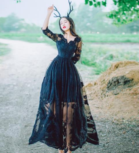 蕾丝连衣裙搭配示范 打造时尚轻熟风（图）