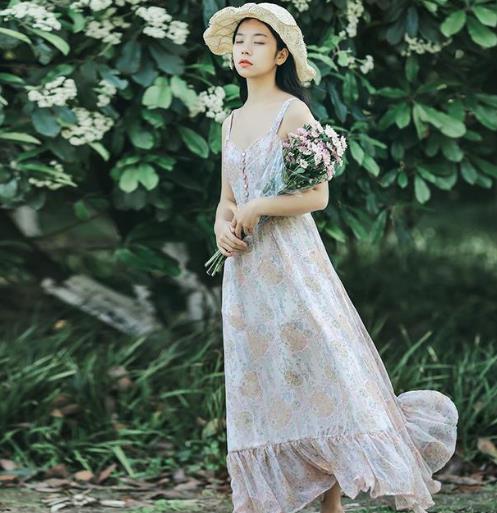 时髦显气质的几款连衣裙 适合文艺范的你