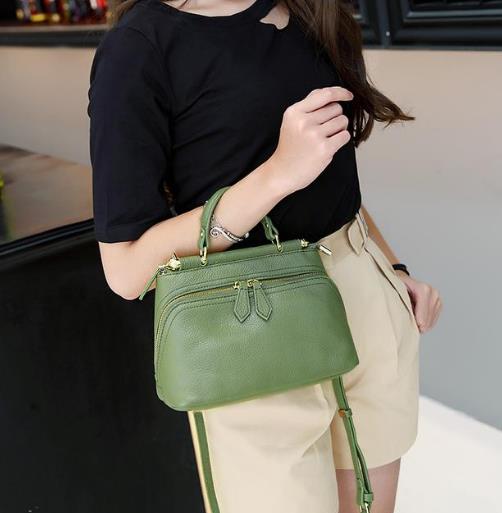 明星同款真皮水桶包 让你离女神更近一步(图) 明星同款真皮水桶包 让你离女神更近一步(图)