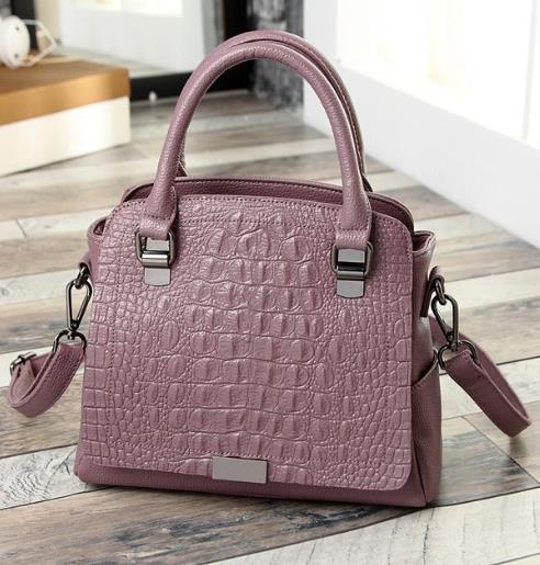 明星同款真皮水桶包 让你离女神更近一步(图) 明星同款真皮水桶包 让你离女神更近一步(图)