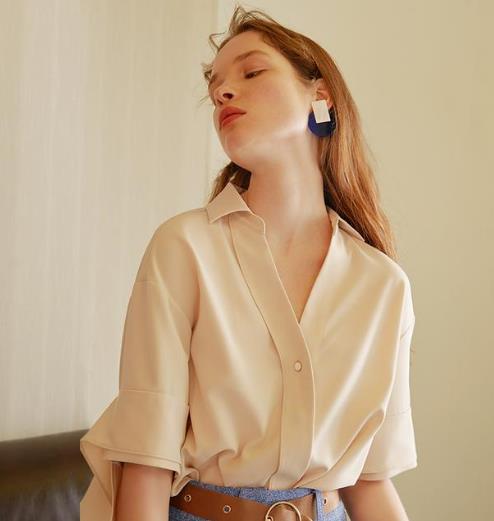 穿上春季新款荷叶边衬衫裙你就是女主角（图）