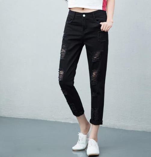 有了破洞牛仔裤 上衣搭配什么都好看（图）