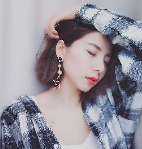 韩国长款流苏耳坠搭配：简约不失优雅（图）