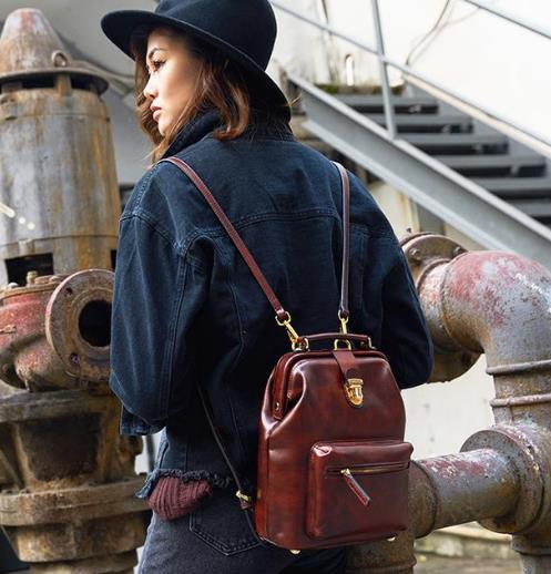 众明星热爱的真皮双肩包来袭 减龄显气质（图）