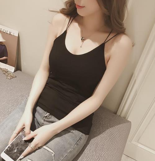 百搭潮单品 青春减龄针织吊带背心推荐（图）