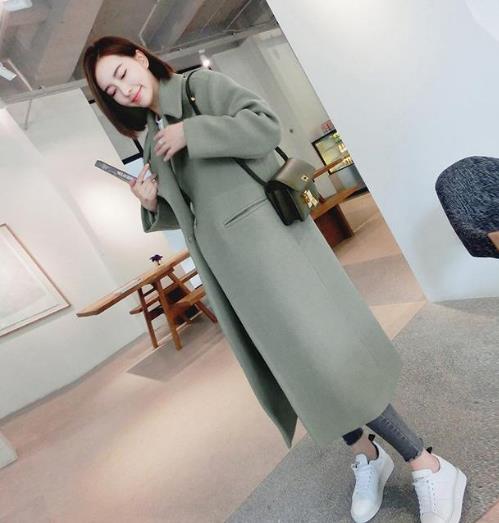 时尚又有型的双排扣呢子大衣搭配示范（图）