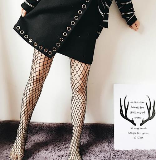 这5款性感镂空渔网袜 让你回头率暴涨（图）