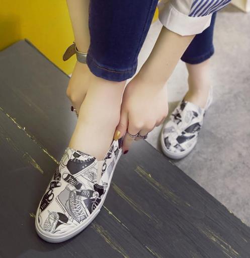 时尚简约的一脚蹬懒人鞋：舒适又百搭（图）