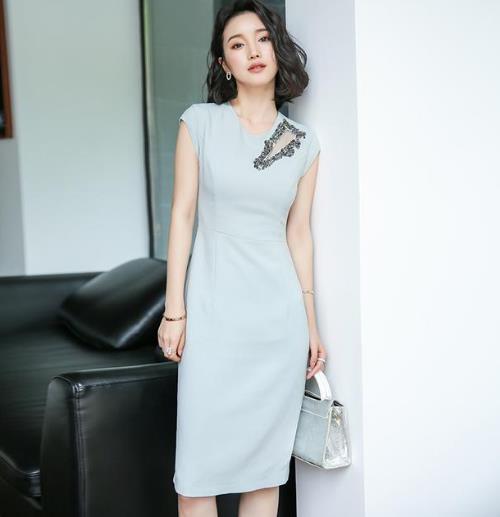 腰粗该穿什么裙子 当然是显瘦大气的收腰裙 腰粗该穿什么裙子 当然是显瘦大气的收腰裙