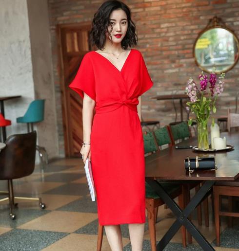 腰粗该穿什么裙子 当然是显瘦大气的收腰裙